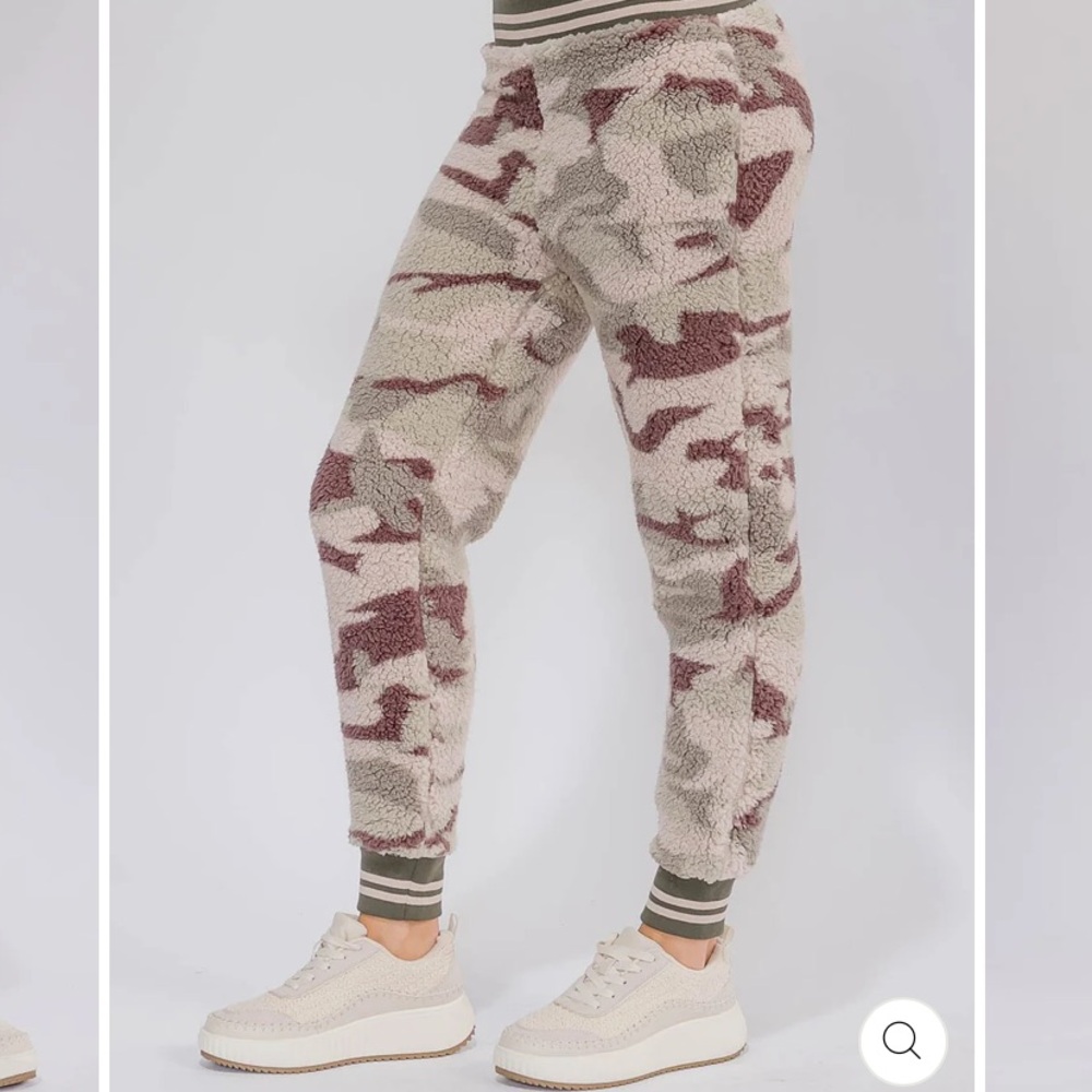 Camo Print Fleece Joggers with Striped Waistband, warm and soft. Thick fabric - Picture 2 of 7